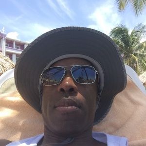 Meet your Posher, Derick